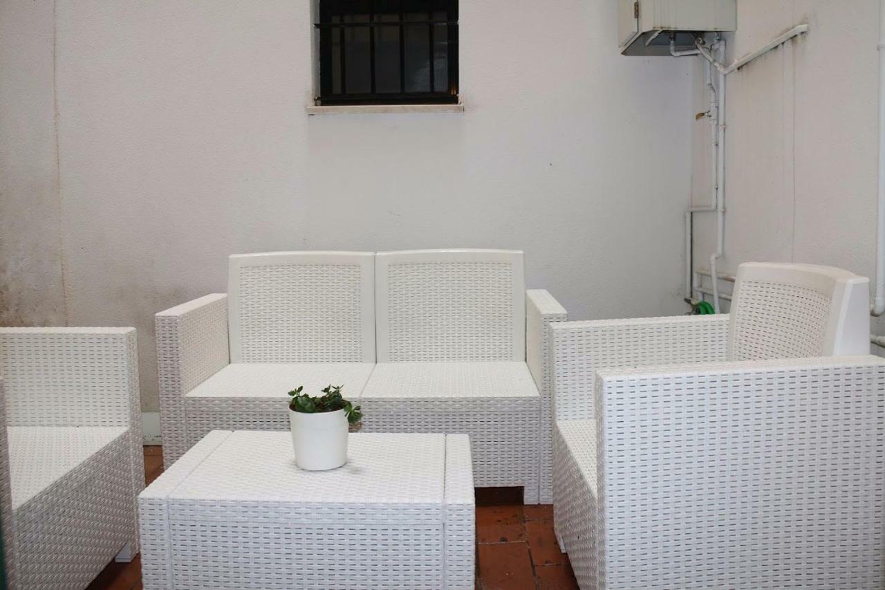 Apartamentos Rg Triana, Calle Castilla Con Patio Σεβίλλη Εξωτερικό φωτογραφία