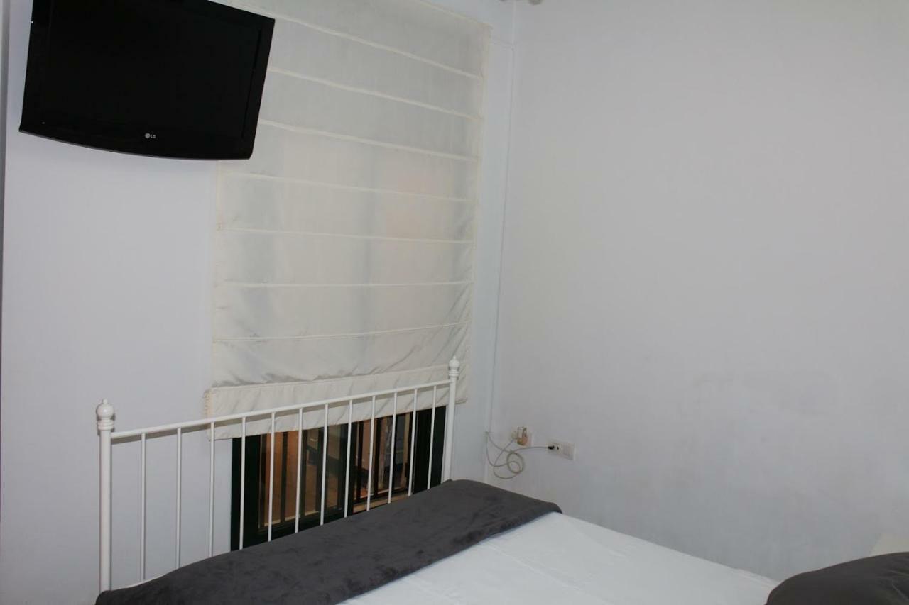 Apartamentos Rg Triana, Calle Castilla Con Patio Σεβίλλη Εξωτερικό φωτογραφία