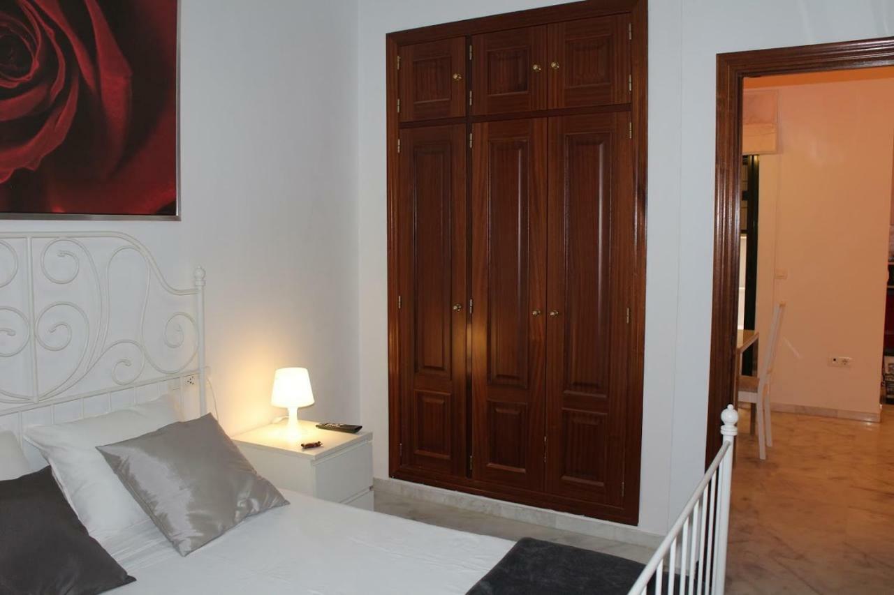 Apartamentos Rg Triana, Calle Castilla Con Patio Σεβίλλη Εξωτερικό φωτογραφία
